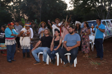 Renaud Phillippe, Ana Carolina Mira Porto, Renato Farac Galata, and members of the Guarani people. Photo: Eduardo Medeiros.